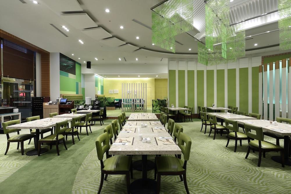 Tayih Landis Hotel Tainan Exterior photo The interior of the restaurant