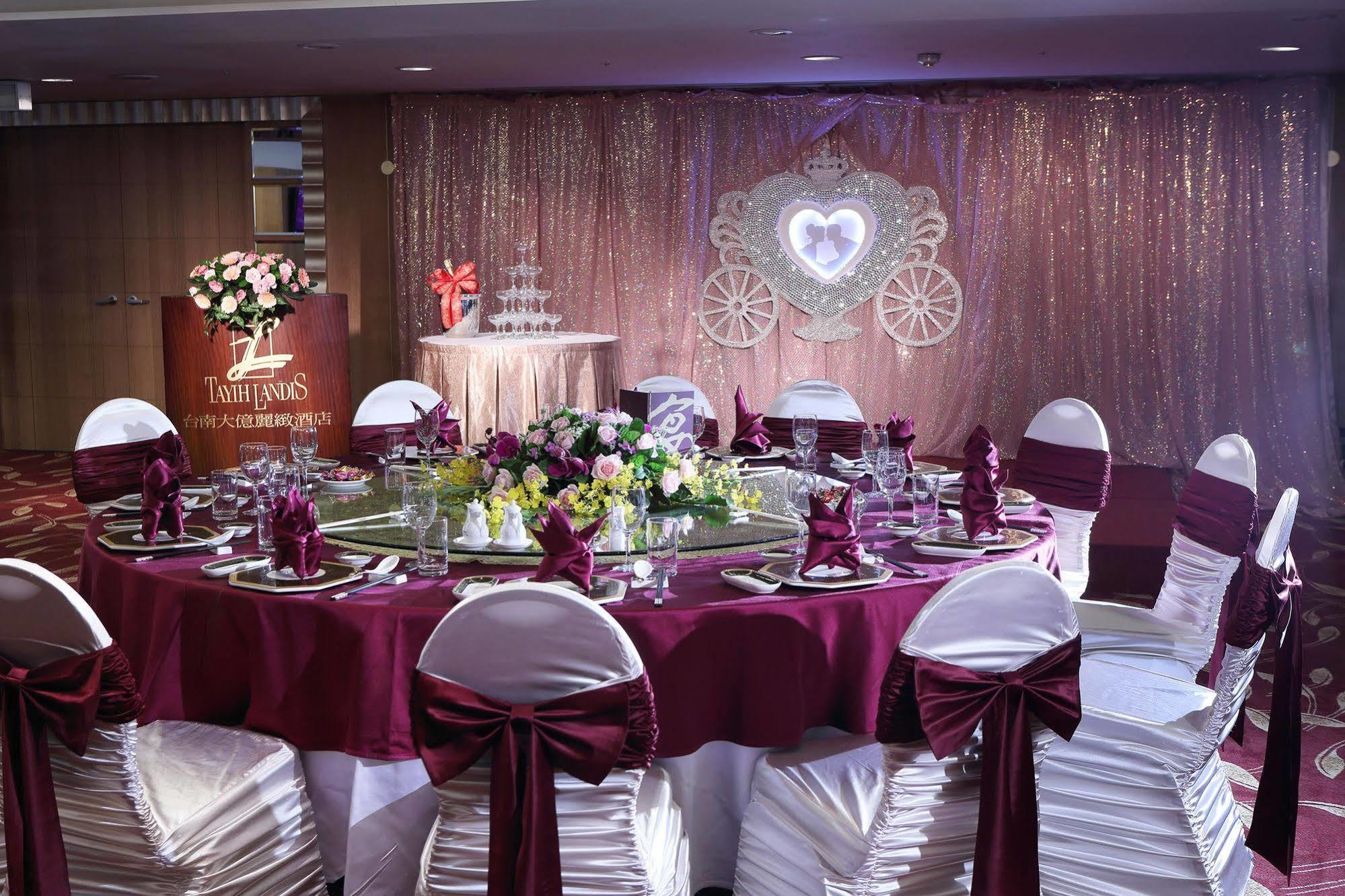 Tayih Landis Hotel Tainan Exterior photo Wedding reception