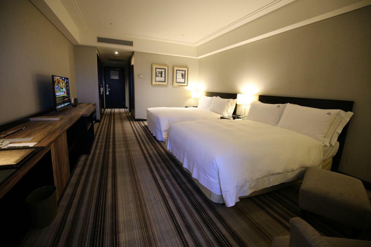 Tayih Landis Hotel Tainan Exterior photo Deluxe room